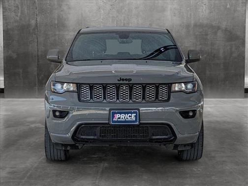 Photo 2 of 23 of 2019 Jeep Grand Cherokee Altitude