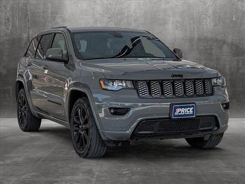 Photo 3 of 23 of 2019 Jeep Grand Cherokee Altitude