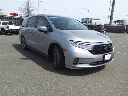 Photo 3 of 24 of 2021 Honda Odyssey EX-L