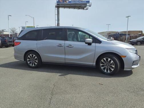 Photo 4 of 24 of 2021 Honda Odyssey EX-L
