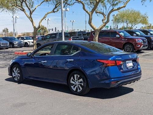 Photo 3 of 29 of 2020 Nissan Altima 2.5 S