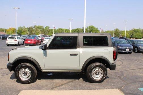 Photo 5 of 27 of 2022 Ford Bronco Base