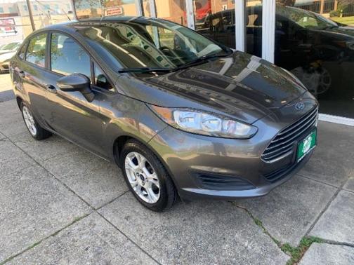 Photo 1 of 26 of 2016 Ford Fiesta SE