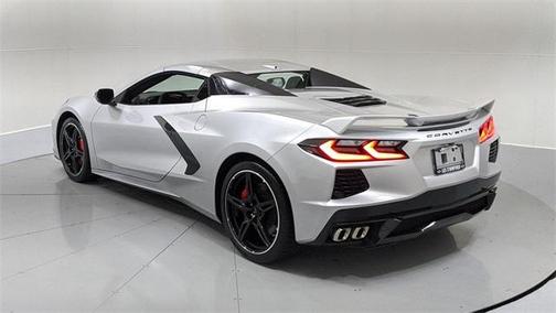 Photo 3 of 45 of 2020 Chevrolet Corvette Stingray w/3LT