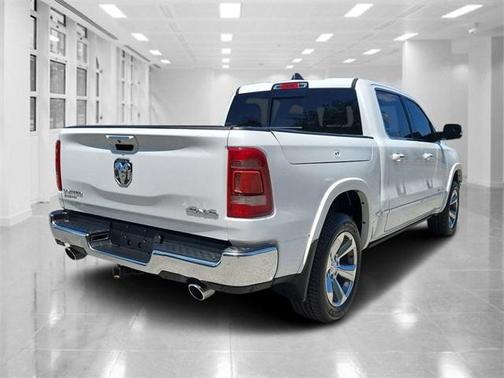 Photo 3 of 33 of 2020 RAM 1500 Limited