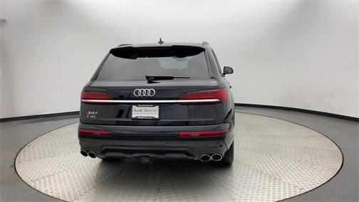 Photo 3 of 27 of 2021 Audi SQ7 4.0T