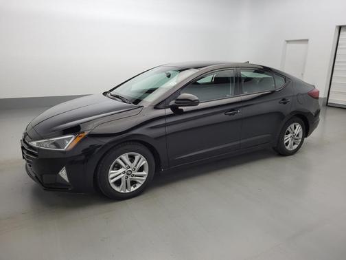 Photo 2 of 33 of 2020 Hyundai Elantra SEL
