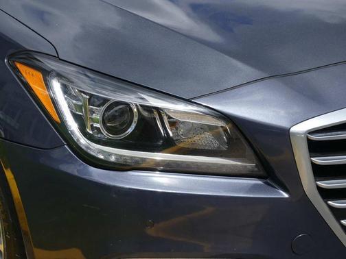 Photo 4 of 54 of 2017 Genesis G80 3.8