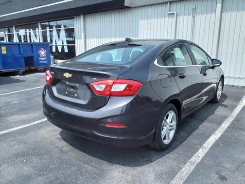 Photo 4 of 11 of 2016 Chevrolet Cruze LT Automatic