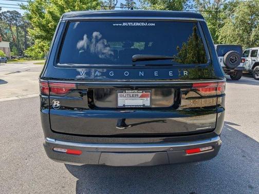Photo 5 of 31 of 2022 Jeep Wagoneer Series II