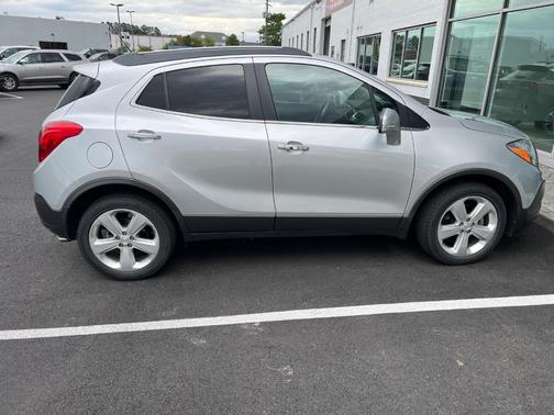 Photo 4 of 6 of 2015 Buick Encore Base