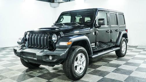 Photo 3 of 41 of 2019 Jeep Wrangler Unlimited Sport