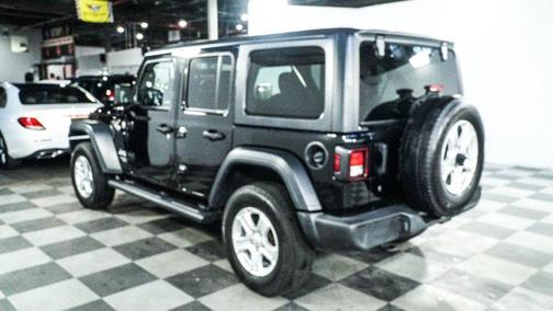 Photo 4 of 41 of 2019 Jeep Wrangler Unlimited Sport