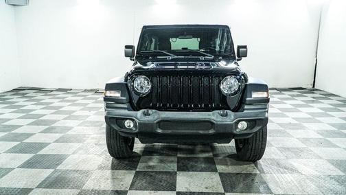 Photo 2 of 41 of 2019 Jeep Wrangler Unlimited Sport
