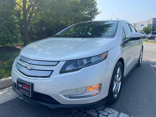Photo 1 of 99 of 2013 Chevrolet Volt Base