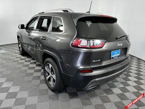 Photo 5 of 21 of 2019 Jeep Cherokee Limited