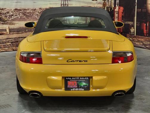 Photo 4 of 28 of 2003 Porsche 911 Carrera Cabriolet