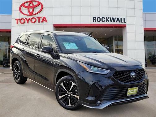 Photo 1 of 35 of 2021 Toyota Highlander XSE