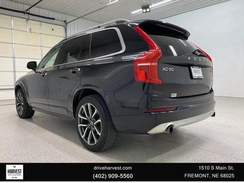 Photo 2 of 22 of 2018 Volvo XC90 T5 Momentum