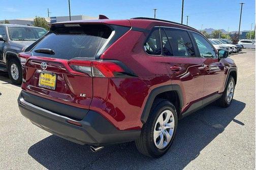 Photo 5 of 30 of 2021 Toyota RAV4 LE