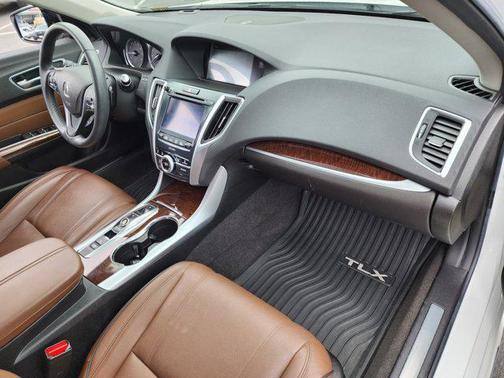 Photo 4 of 30 of 2019 Acura TLX Technology