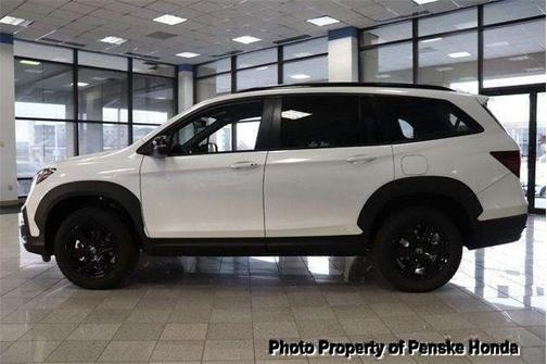 Photo 2 of 59 of 2022 Honda Pilot TrailSport