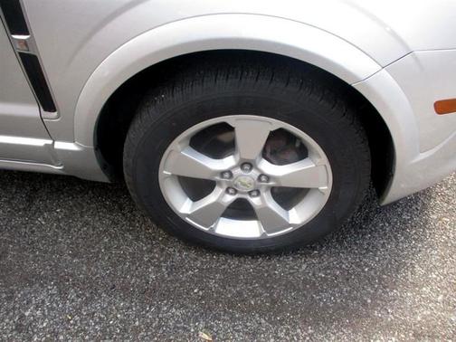 Photo 4 of 13 of 2014 Chevrolet Captiva Sport LTZ