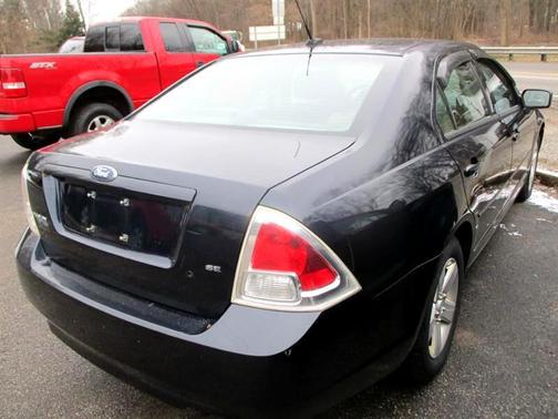 Photo 4 of 12 of 2008 Ford Fusion SE
