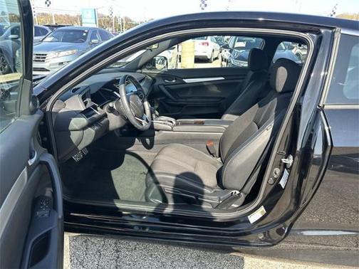 Photo 2 of 35 of 2019 Honda Civic Sport