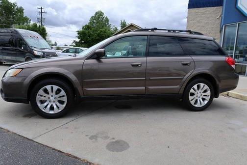Photo 4 of 24 of 2009 Subaru Outback 2.5 i Limited