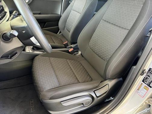 Photo 2 of 44 of 2023 Kia Rio LX