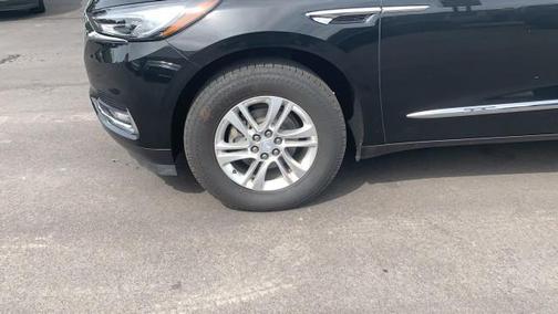 Photo 4 of 39 of 2020 Buick Enclave Essence