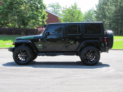 Photo 4 of 32 of 2015 Jeep Wrangler Unlimited Freedom Edition