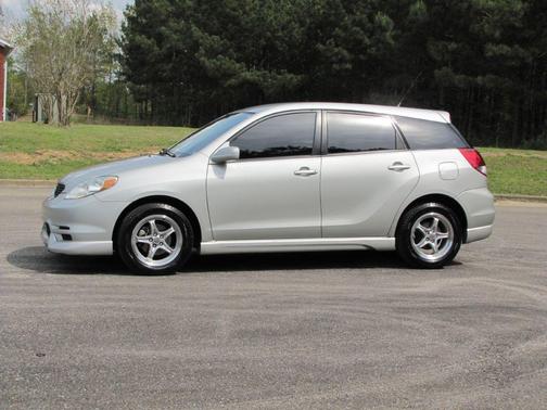 Photo 3 of 32 of 2003 Toyota Matrix XR