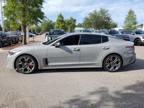 Photo 3 of 34 of 2020 Kia Stinger GT2