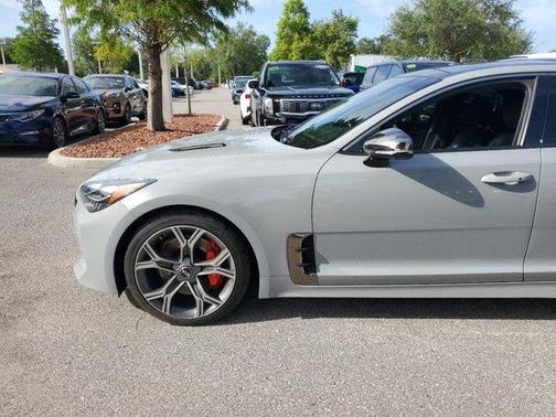 Photo 2 of 34 of 2020 Kia Stinger GT2