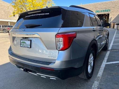 Photo 3 of 3 of 2021 Ford Explorer XLT