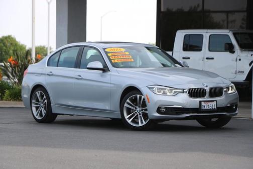 Photo 2 of 25 of 2018 BMW 330 i