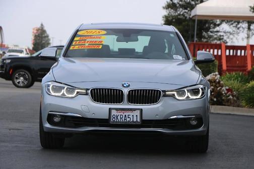 Photo 3 of 25 of 2018 BMW 330 i