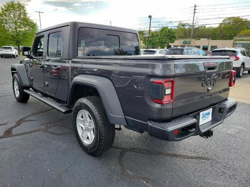 Photo 4 of 26 of 2020 Jeep Gladiator Sport
