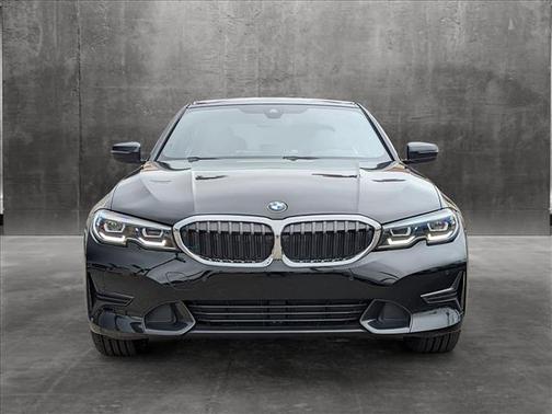 Photo 2 of 26 of 2021 BMW 330 i