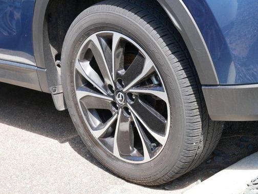 Photo 4 of 8 of 2022 Mazda CX-5 2.5 S Premium