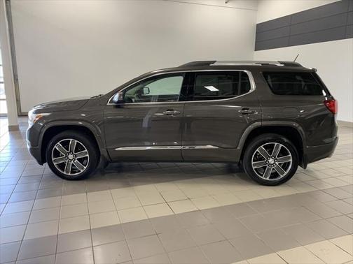 Photo 3 of 27 of 2019 GMC Acadia Denali