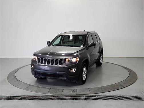 Photo 2 of 11 of 2015 Jeep Grand Cherokee Laredo