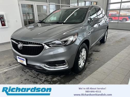 Photo 1 of 45 of 2018 Buick Enclave Essence