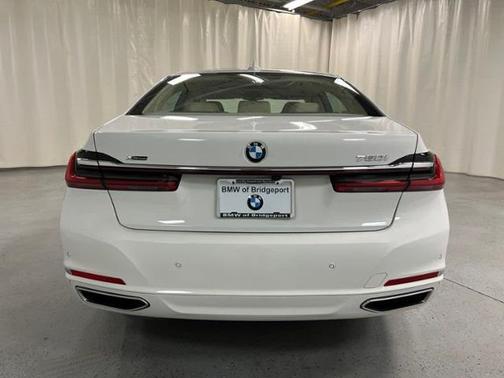 Photo 4 of 28 of 2020 BMW 750 i xDrive
