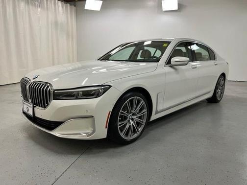 Photo 1 of 28 of 2020 BMW 750 i xDrive