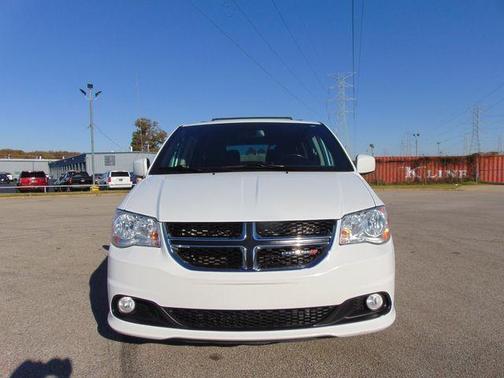 Photo 2 of 32 of 2020 Dodge Grand Caravan SXT