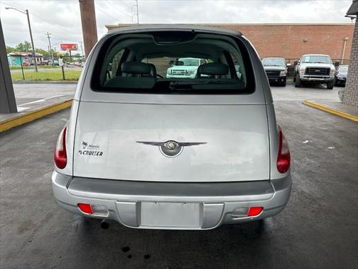 Photo 5 of 33 of 2009 Chrysler PT Cruiser LX