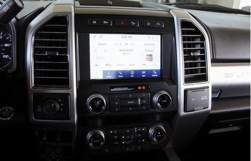 Photo 4 of 5 of 2020 Ford F-250 Platinum